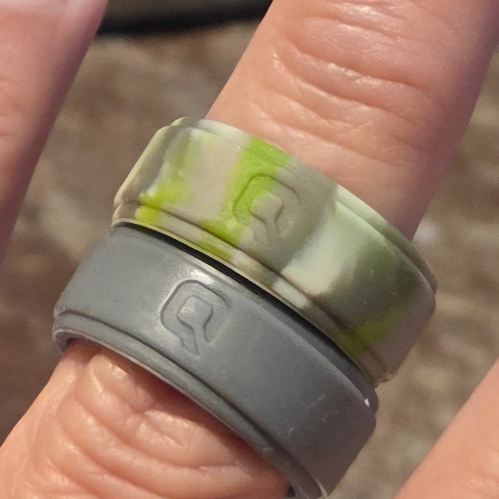 QALO Dual-Tone Silicone Rings - Gray and Green